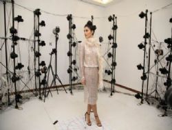 Tuba B�y�k�st�n'�n Balmumu Heykeli Yap�l�yor